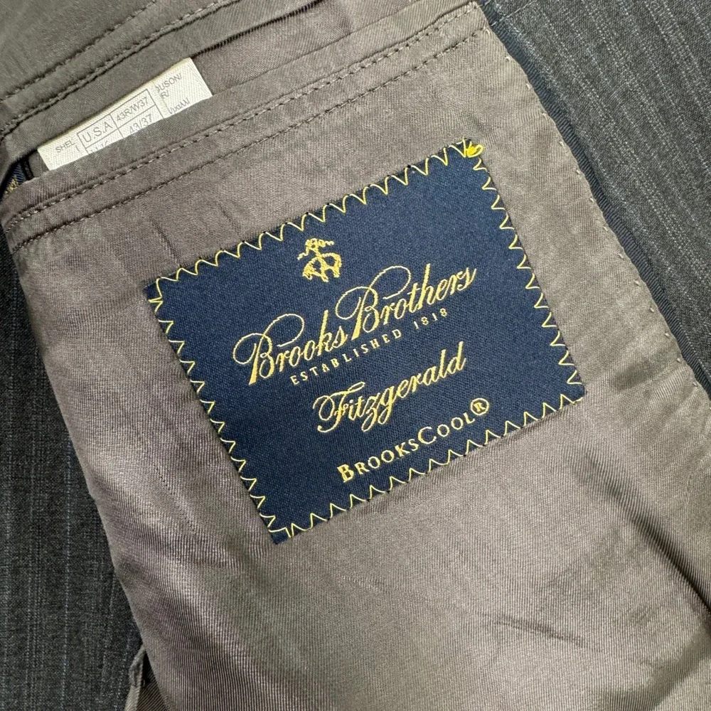 Brooks Brothers Fitzgerald BrooksCool Men 43R Slim Fit Grey Pinstripe Suit 38x29